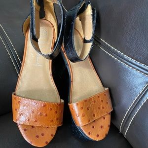 Jeffrey Campbell flat form sandal